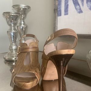 Escada Size 39 4 inch brown acrylic stiletto heal